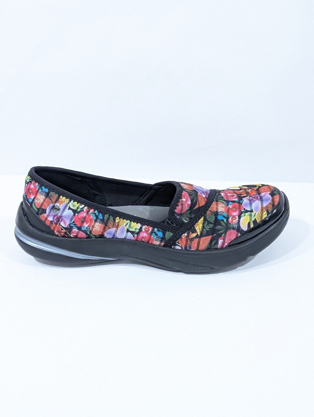 BZees Slip on Sneakers sz 9.5 Women Comfort Shoes Lakeside colorful cushioned